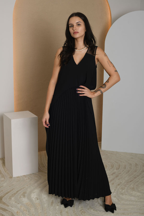 FOR RENT - Livia Sleeveless Pleated Maxi Dress in Black